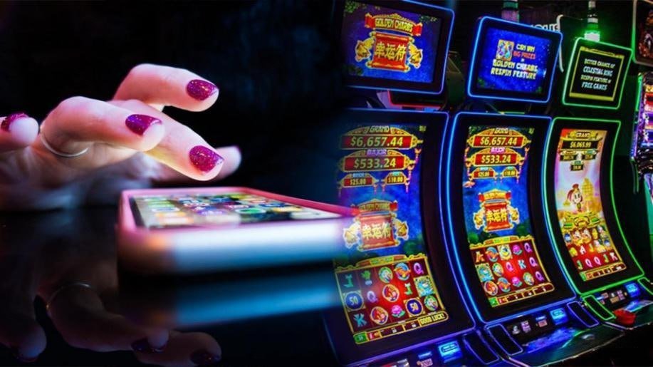 Filipino player joining a live baccarat table on pesomaxfun Casino via mobile